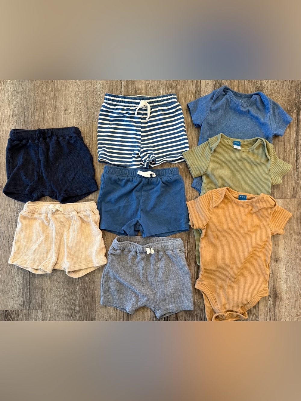 Baby Boy 6-12M clothing bundle- Old Navy, Jumping Beans